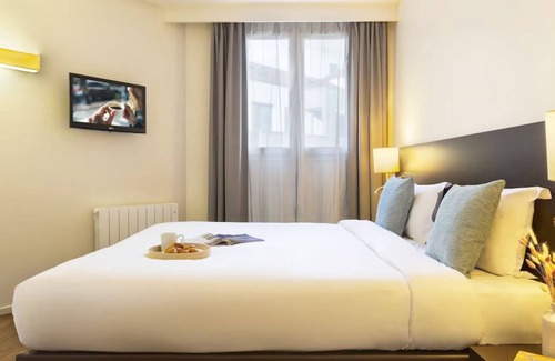 Lyon City Centre Apartment | Luxurious Urban Retreat in the Heart of Lyon