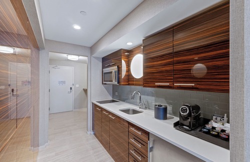 Central Beach Hotel | Luxurious Oceanfront Apartment in Fort Lauderdale