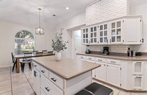 North Richland Hills House | Luxurious 5 Bedroom Retreat with Pool!