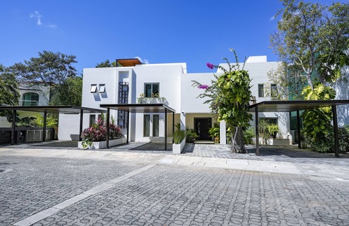 Playacar Fase II Villa | Luxurious Villa - 16 guests - 15 mins downtown and beach.