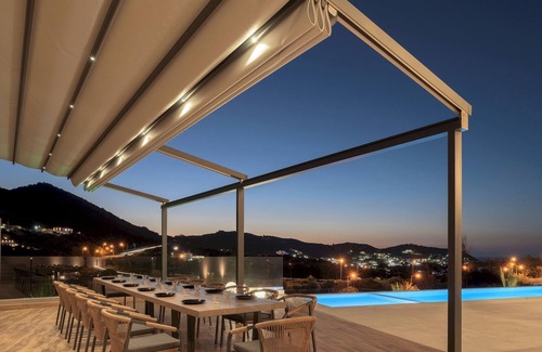 Bali Villa | Luxurious Villa Dias with Tennis Court by Estia