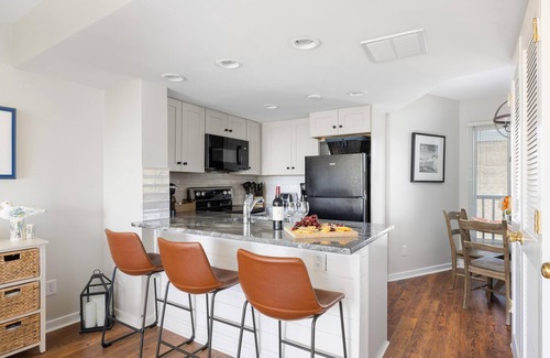 Isle of Palms Condo | Luxurious Villa with Ocean Views and Community Pool
