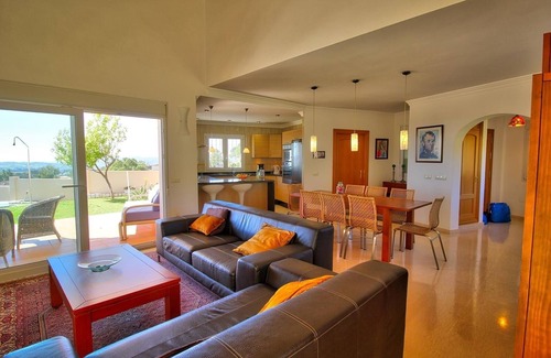 Mijas Villa | Luxurious Villa with Private Pool, Wi-Fi, A/C, Terrace & Garden, NO under 40