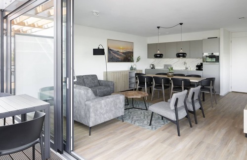 Oranjeplaat Villa | Luxurious villa with a jetty, close to Veerse Meer