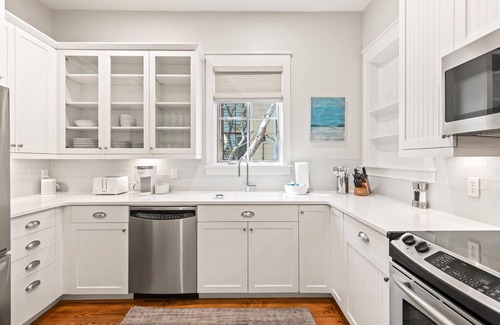 Cottage District House | Luxurious WaterColor House Minutes From Seaside and the Beach!
