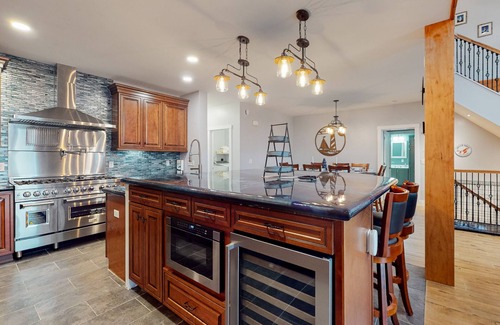 Boothbay House | Luxurious waterfront home with deck, firepit, hot tub, fireplace, & pool table