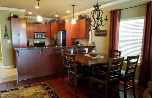 Hot Springs Condo | Luxurious Waterfront Condo with a Great Mountain & Lake View, Pool