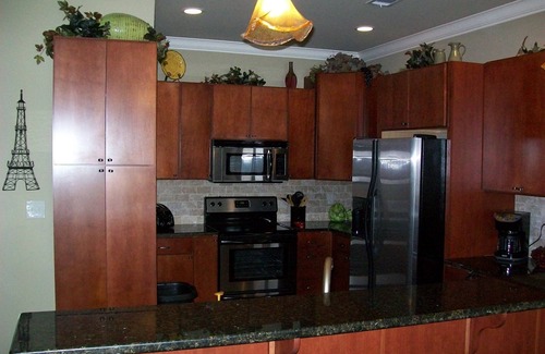 Hot Springs Condo | Luxurious Waterfront Condo with a Great Mountain & Lake View, Pool