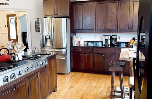 Townville House | Luxurious waterfront house on lake Hartwell 20 minutes from Clemson