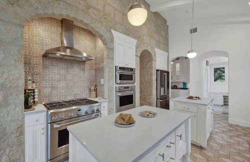 Fredericksburg House | Luxurious Watershaus Ranch - Pool and Hot Tub, Fireplaces, Stunning Views!