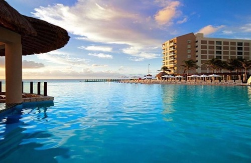 Zona Hotelera Condo | Luxurious Westin Lagunamar. Ocean View. Available Christmas 12/21- 12/28/2025