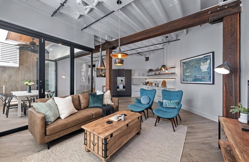 Teneriffe Apartment | Luxurious Woolstore Living! ~Teneriffe