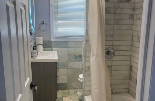 Newark Apartment | Luxuriously furnished 3 BR apartment