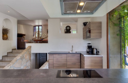 Salernes House | Luxuriously renovated Provencal farmhouse