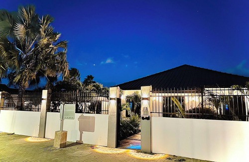 Oranjestad-West Apartment | Luxury 1- bed, 1- bath apt just 3 minutes walk to beach in an exclusive area.