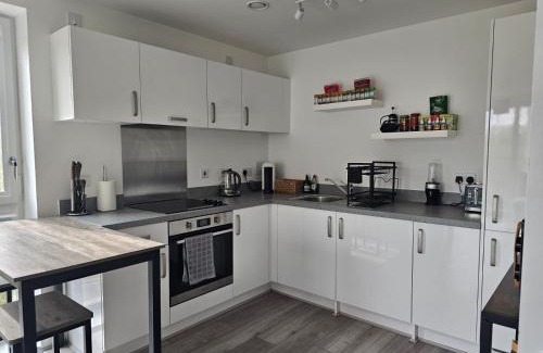 Milton Keynes Apartment | Luxury 1-Bed Apartment with balcony & Free parking