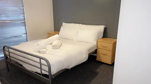 Clayton Apartment | Luxury 1 Bed apartment with parking