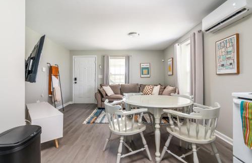 Columbia Apartment | Luxury 1 bed APT near Five Point. Pets welcome!
