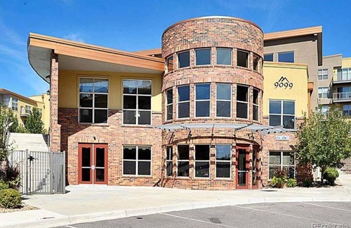 Englewood Apartment | Luxury 1 Bed Condo in DTC w/ Mountain Views & Walk 2 Lightrail!