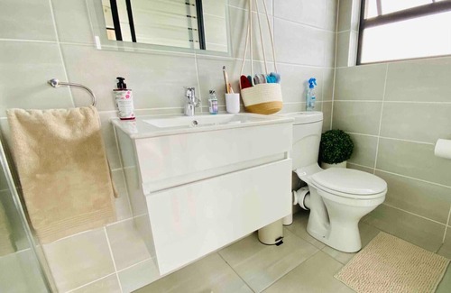 Woodmead Apartment | Luxury 1 Bed in Waterfall with Back-Up Power