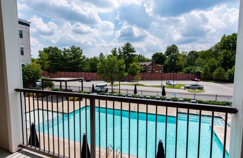 Hurstbourne Apartment | Luxury 1 Bedroom Apartment by Stay Gia