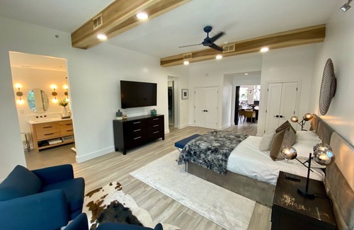Channel District Condo | Luxury 1 Bedroom Channelside Condo Private Walk Up Garage 4 mins to Amelia Arena