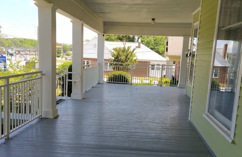 Winder Apartment | LUXURY 1 BEDROOM SUITE w/ LARGE PRIVATE BATHROOM rm. 6