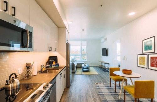 Clawson Apartment | Luxury 1 Bedroom unit in West Oakland