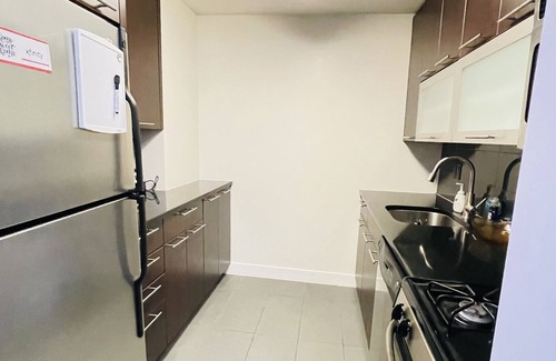 Downtown Apartment | Luxury 1-Bedroom with Rooftop Pool,Gym Facility