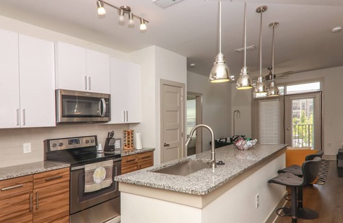 Sugar Hill Apartment | Luxury 15mins from Lake Lanier Island