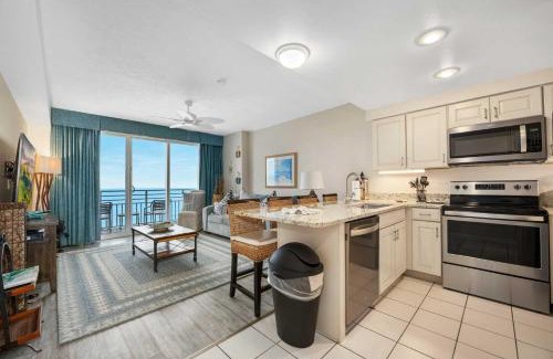 Brush - Stewarts House | Luxury 18th Floor 1 BR Condo Direct Oceanfront Beach Resort Villa