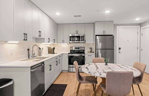 Northern Liberties Apartment | Luxury 1BD | 3 Beds | Northern Liberties
