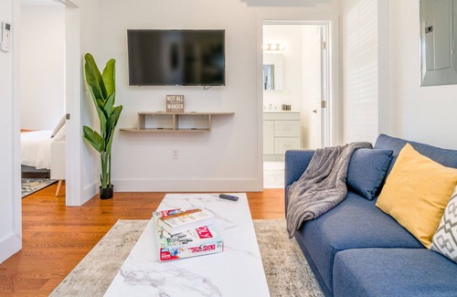 Corn Hill Apartment | Luxury 1Bd in Cornhill+Waterfall+Downtown+Trail+Wi-fi