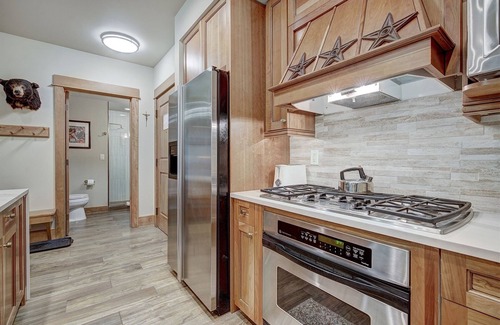 River Run Condo | Luxury 1BR Lone Eagle ski-in, ski-out condo w/- hot tub & heated pool!