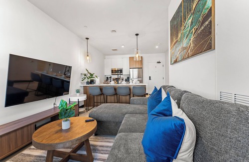Everett Apartment | Luxury 1BR near Boston 9107