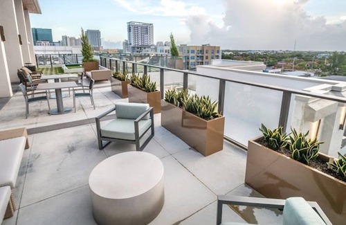 Flagler Village Apartment | LUXURY 2/2 DOWNTOWN FORT LAUDERDALE NEAR LAS OLAS (ROOFTOP POOL)