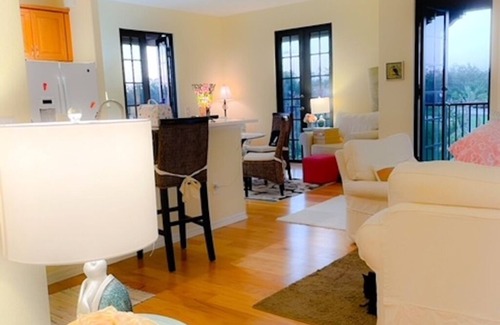 Biggar Apartment | Luxury 2/2 Paseo Condo on Quad with Balconies overlooking Park and Pond