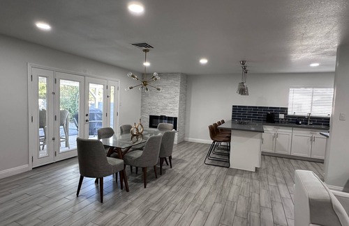 Las Vegas House | Luxury 2 Bed 1Bath Monthly.