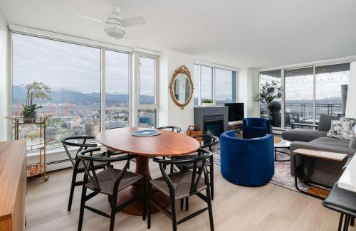 Crosstown Apartment | Luxury 2 Bed 2 Bath Condo Downtown Vancouver with Free Parking