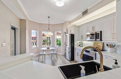 Redevelopment Area Condo | Luxury 2 Bed 2 Bath Penthouse Bayfront Condo off 5th Avenue