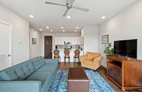 Saint Claude Condo | Luxury 2 Bed 2 Bath Condo In Bywater with Pool!