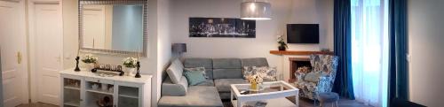 Calahonda Apartment | LUXURY 2-bed apartment with big terrace in aparthotel with outdoor pools in CALAHONDA