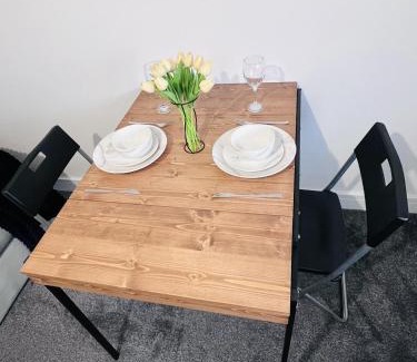 Ainley Top Apartment | Luxury 2-Bed Apartment Lindley Huddersfield