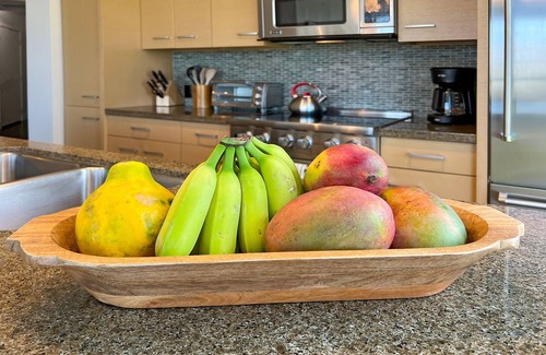 Waikiki Condo | LUXURY 2-Bed Condo, Kitchen, Wi-Fi, Parking, W/D, AC, LEGAL Monthly Rental!