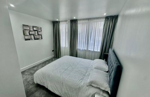 Harrow Apartment | Luxury 2 BED Entire Apartment-Near Tube & Shopping centre