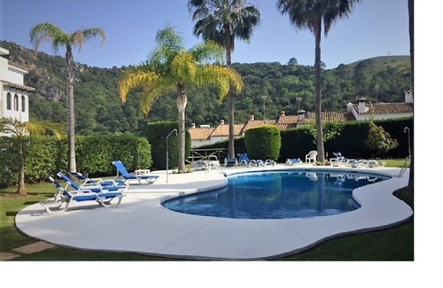 Benahavis Apartment | Luxury 2 bedroom, 2 bathroom apartment in Benahavis Village- pool and views