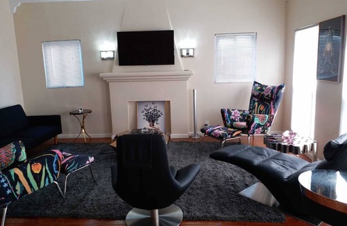 Downtown Los Angeles Apartment | Luxury 2 Bedroom Apartment in Koreatown