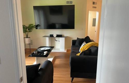 Little Tokyo Apartment | Luxury 2 bedroom apartment in downtown LA!