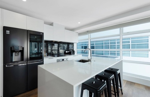 Te Aro Apartment | Luxury 2 Bedroom at the Pinnacles on Victoria St