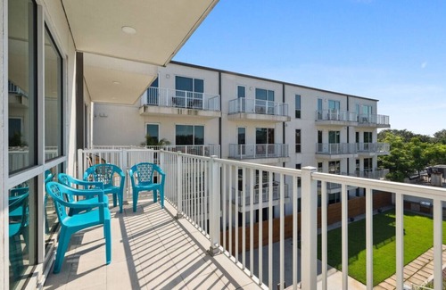 New Orleans Condo | Luxury 2 Bedroom Condo in Vibrant NOLA Bywater!